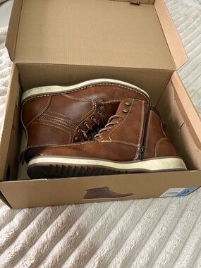 Men's Steve Madden Leather Lace-Up Boots in Cognac